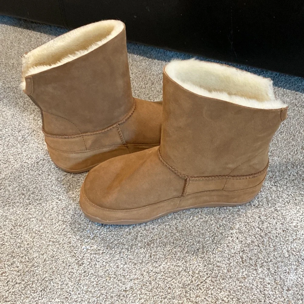 Fitflop Mukluk boots. Size 8 women. - Picture 5 of 7